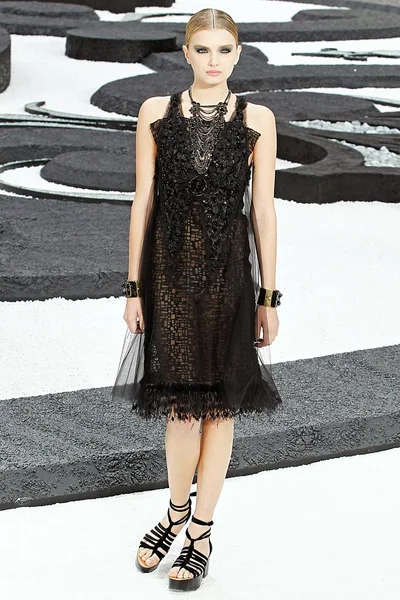 Look 77